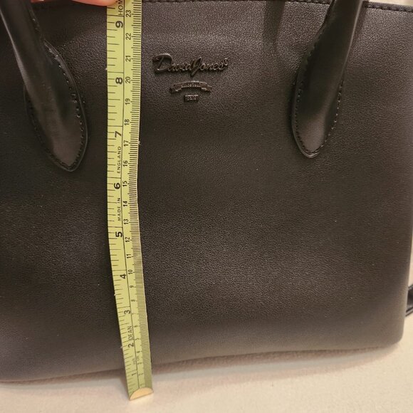 Black handbag with detachable strap - lots of zippered compartments & pockets - Picture 4 of 6